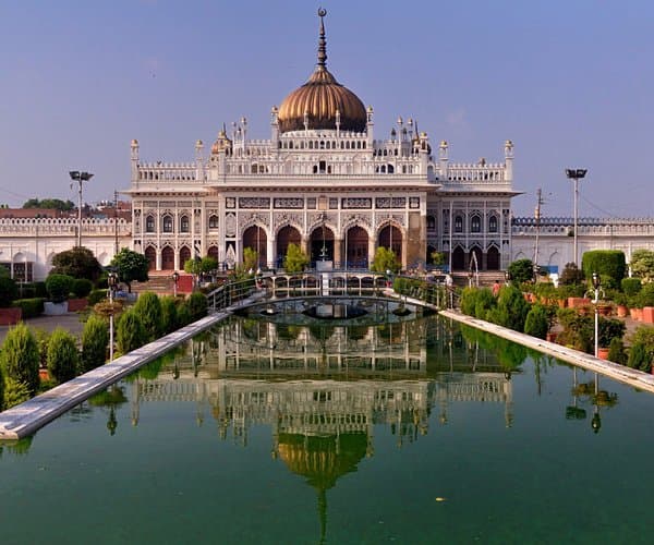 Will the highest temperature in Lucknow be 43°C on April 28?