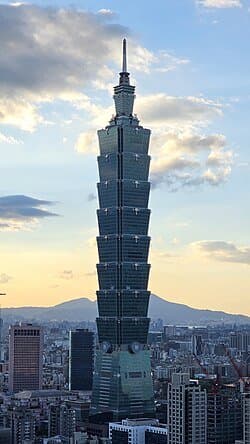 Will the highest temperature in Taipei be 34°C or higher on April 28?